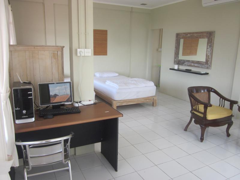 Urbanview Hotel Wayan Mansion Denpasar Exteriér fotografie