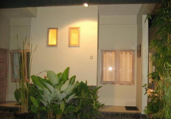 Urbanview Hotel Wayan Mansion Denpasar Exteriér fotografie