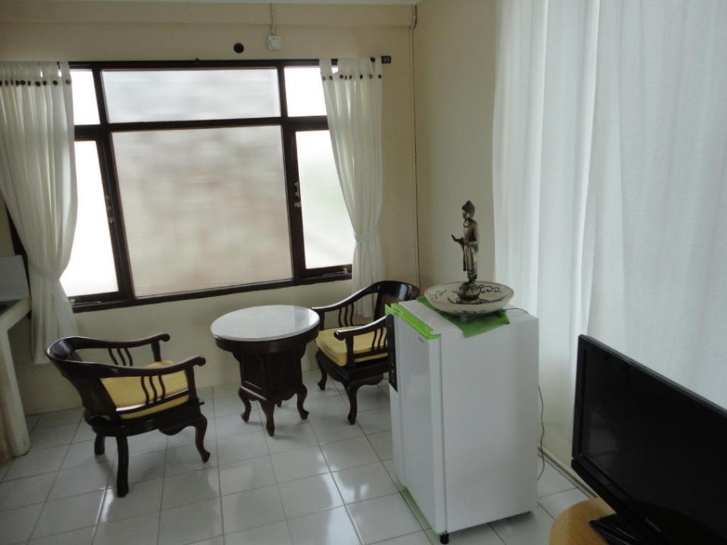 Urbanview Hotel Wayan Mansion Denpasar Pokoj fotografie